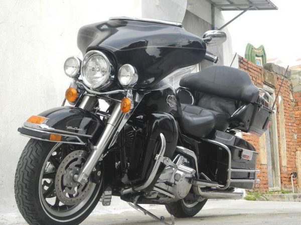 Mutazu Vivid Black Lower Vented Fairing with Mounting Kit for Harley Touring Fashion